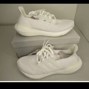New Adidas Women's US 8.5 Ultraboost 22 White Running Shoes- GX5590